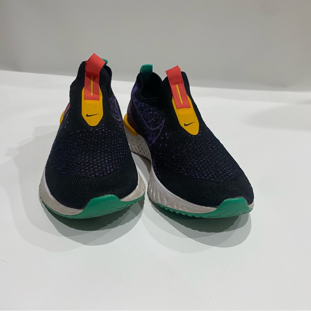 Nike Epic Phantom React Flyknit running shoe in 'Black Multi'. Womens size 8.5 - Picture 2 of 8
